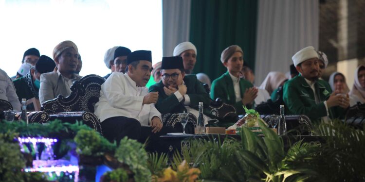 Di Hadapan Ribuan Santri Nahdlatul Wathon NTB, Muzani Paparkan Program Prioritas Prabowo