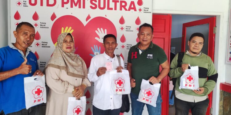 Meriahkan HUT ke-7, SMSI Sultra Gandeng PMI Gelar Donor Darah