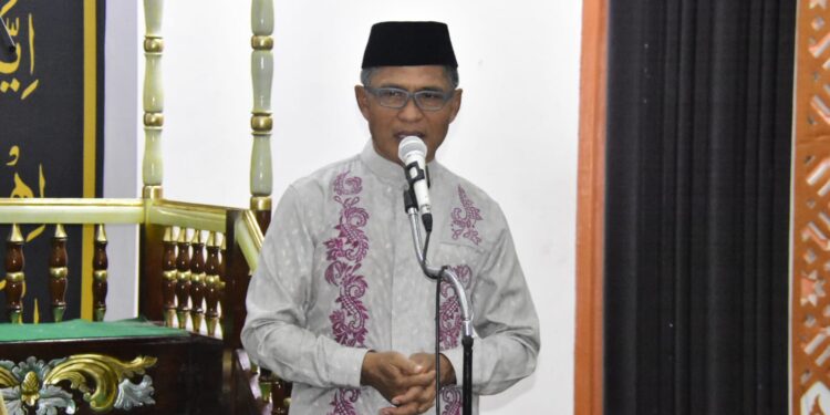 Usai GSSB, Pj Wali Kota dan Sekda Serahkan Bantuan untuk Korban Banjir di 2 Kelurahan