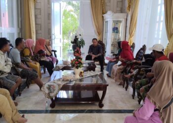 Pedagang PPI Tenda Mengadu, Gubernur Gorontalo Tunjukkan Empati