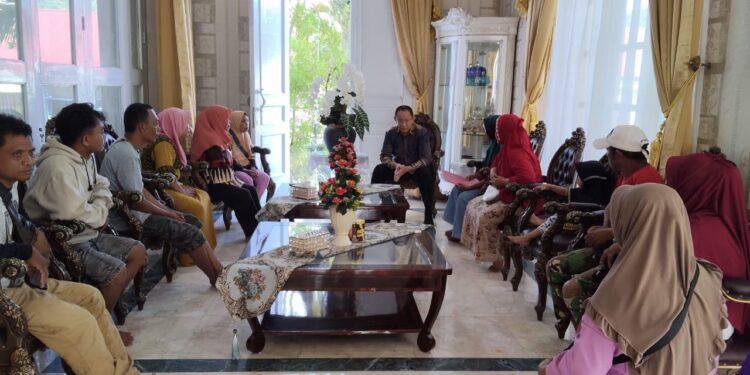 Pedagang PPI Tenda Mengadu, Gubernur Gorontalo Tunjukkan Empati