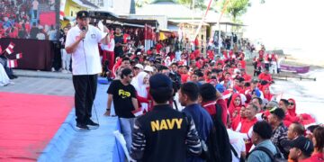 Gov. Gusnar Highlights Scoring in Clean Toilet for Office Competition